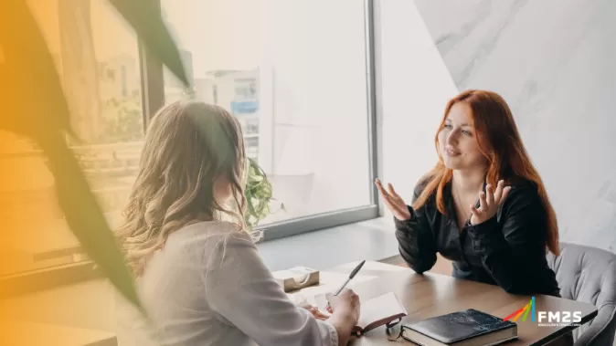 Escute o cliente. E o que o cliente escuta, também